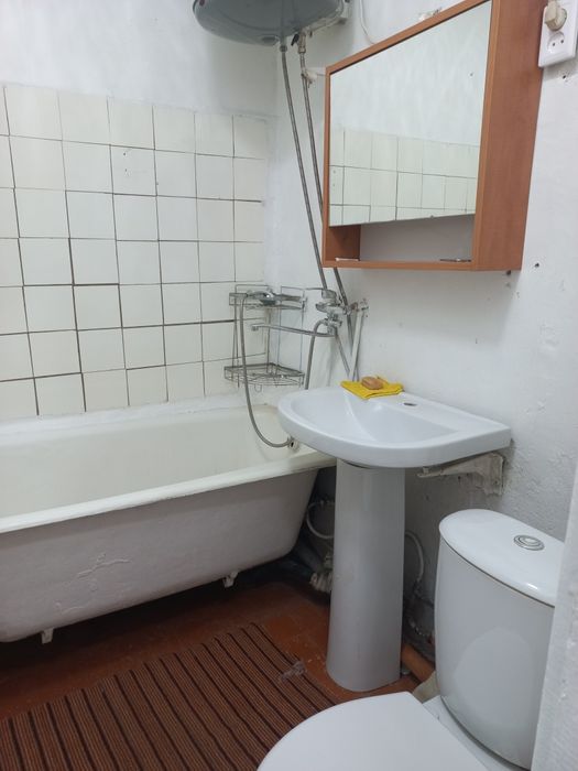 Продам 1 комГлинки  3этаж ,.