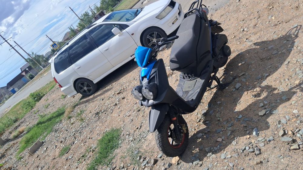 Продам скутер бумер