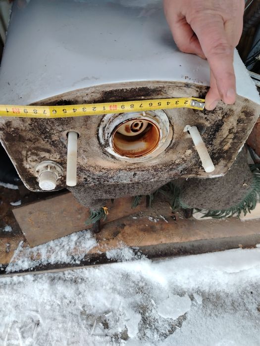 Продам смывной бачок б/у