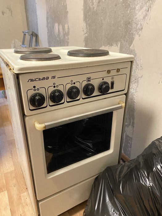 Продам плиту с духовкой