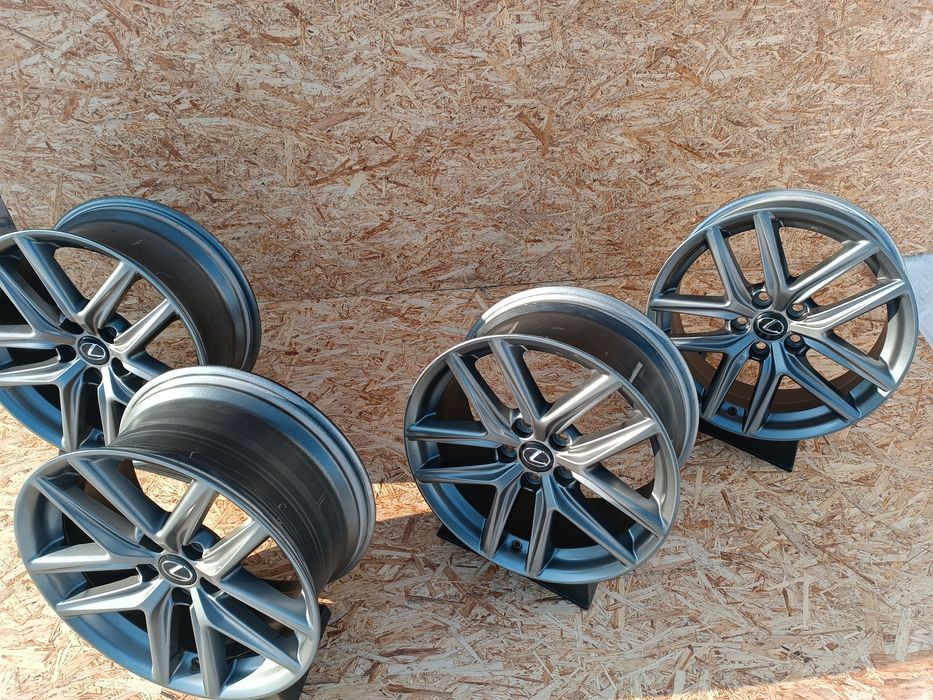 Продам комплект дисков Lexus R18