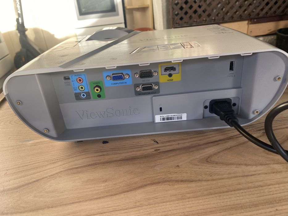 Проектор ViewSonic PJD5353LS Краткофокусен DLP Проектор