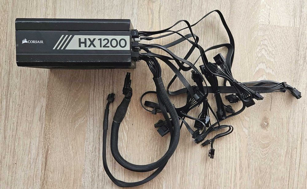 Sursă profesională Corsair HX1200 1200W Full Modulară 80+ Platinum