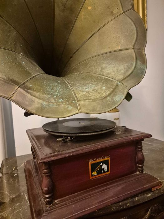 Gramofon``His Master`s Voice`` functional