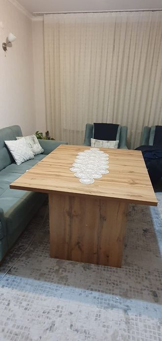 Стол большой деревянный