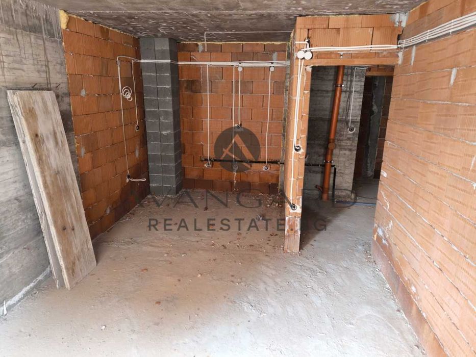 оф.24397 Двустаен с двор и паркомясто пред акт 14/ Марково