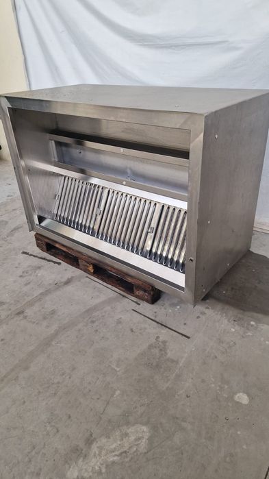 Продавам професионална аспирация-отдушник, чадър/аспиратор/