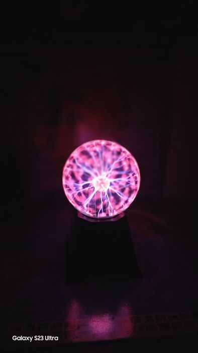 Lampa de plasma aproape noua