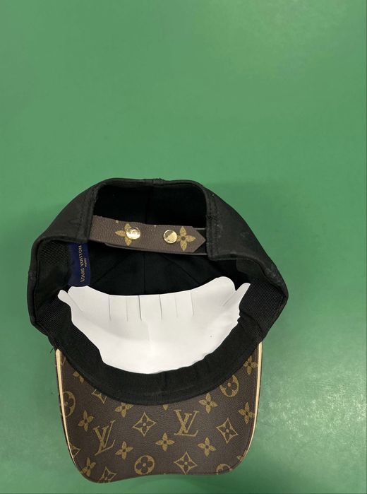LV Louis Vuitton sapca