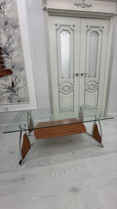 Продается Офисный журнальный стол