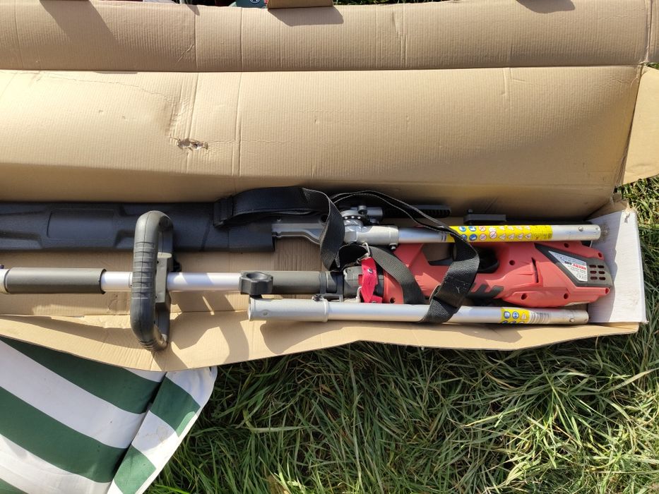 Trimmer/foarfec electric pentru gard viu telescopic Hecht 695