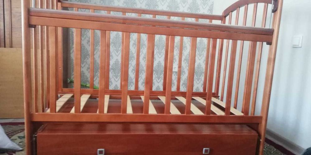 Детская кроватка