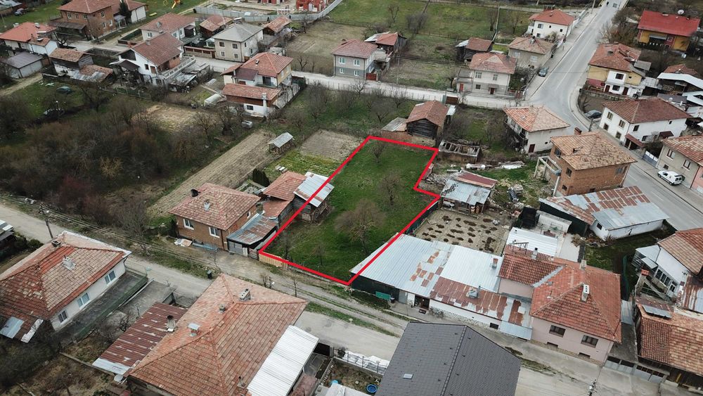 Парцел с панорамна гледка към Пирин планина в с. Долно Драглище