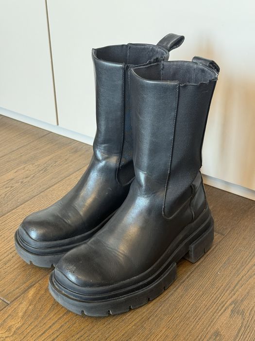Кожени ботуши Zara