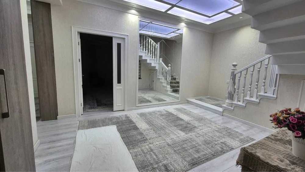 Сдаётся дом по Никитина в Мирзо-Улугбекском районе хорошая Неоклассика