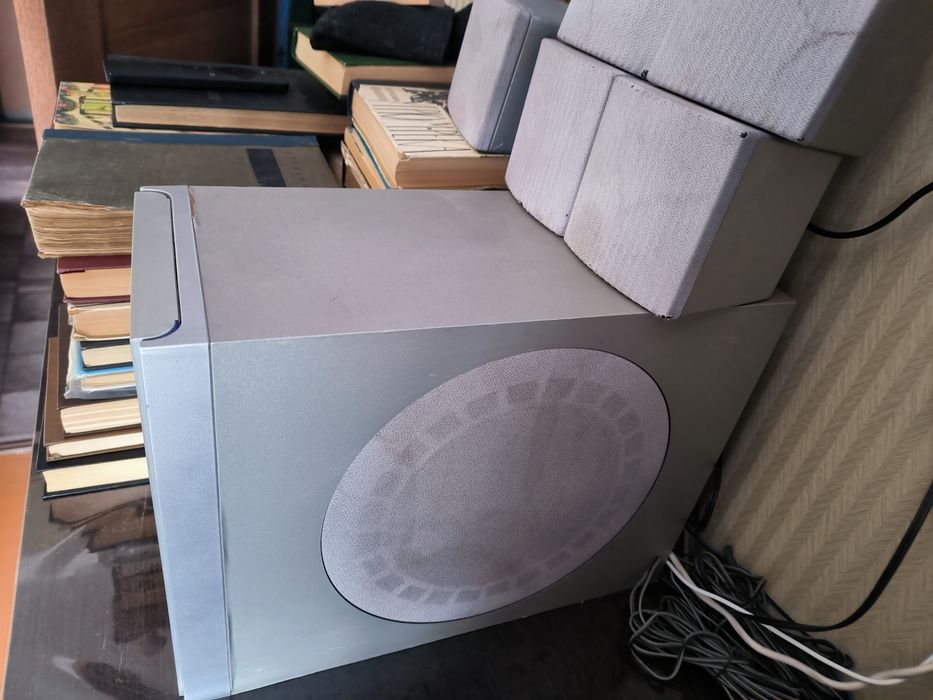 Продам самбуфер и 5 колонок в комплекте