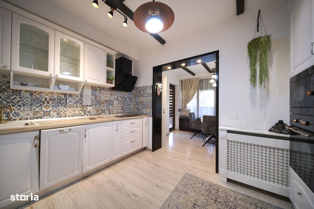 Proprietar vând apartament deosebit cu 170m curte privata 3camere2 bai