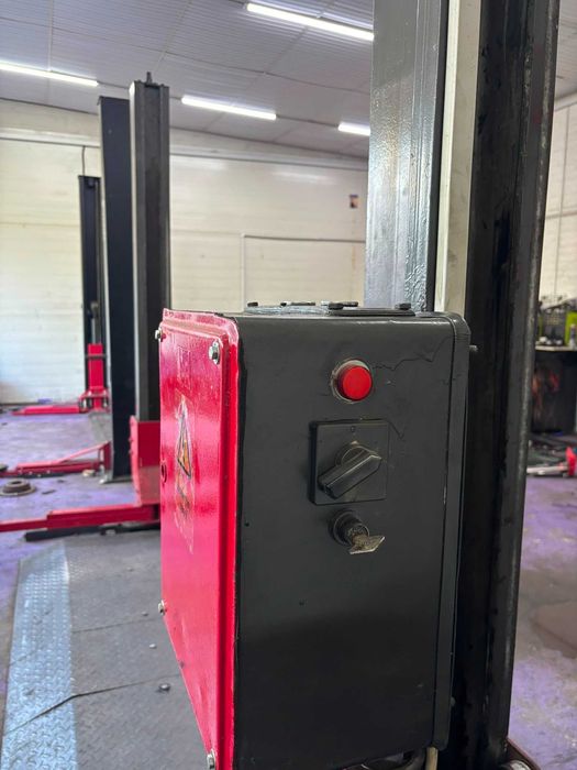 Vand elevator cu surub