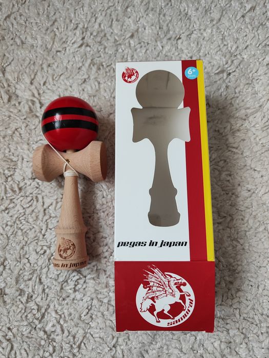 Kendama de lemn Pegas