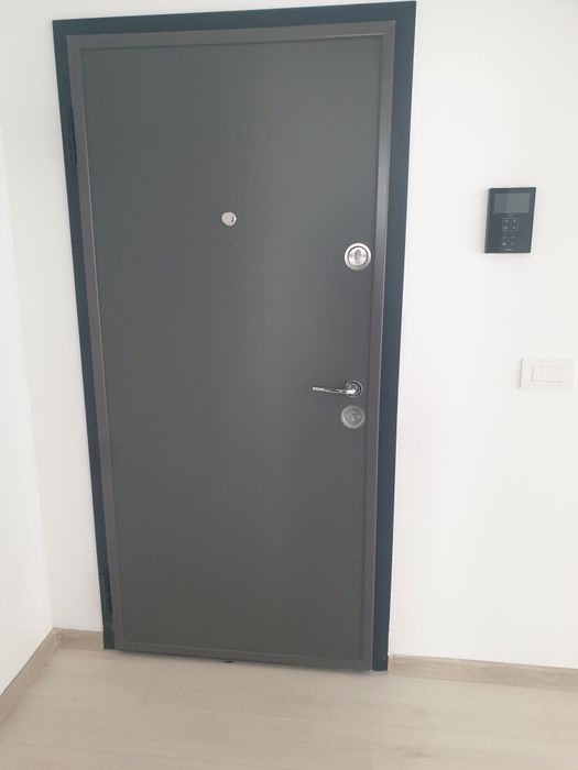 Montez usi interioare,exterioare !
