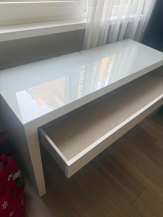 Тоалетка IKEA MALM бяла 120x41 см, с чекмедже и стъклен плот