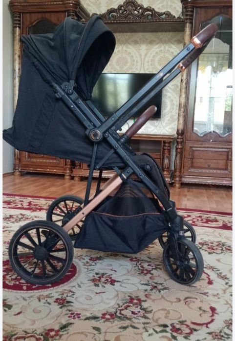 Продам прогулочный коляску