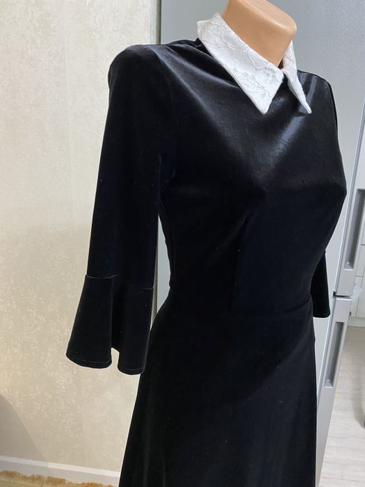 Красивое платье королевский бархат