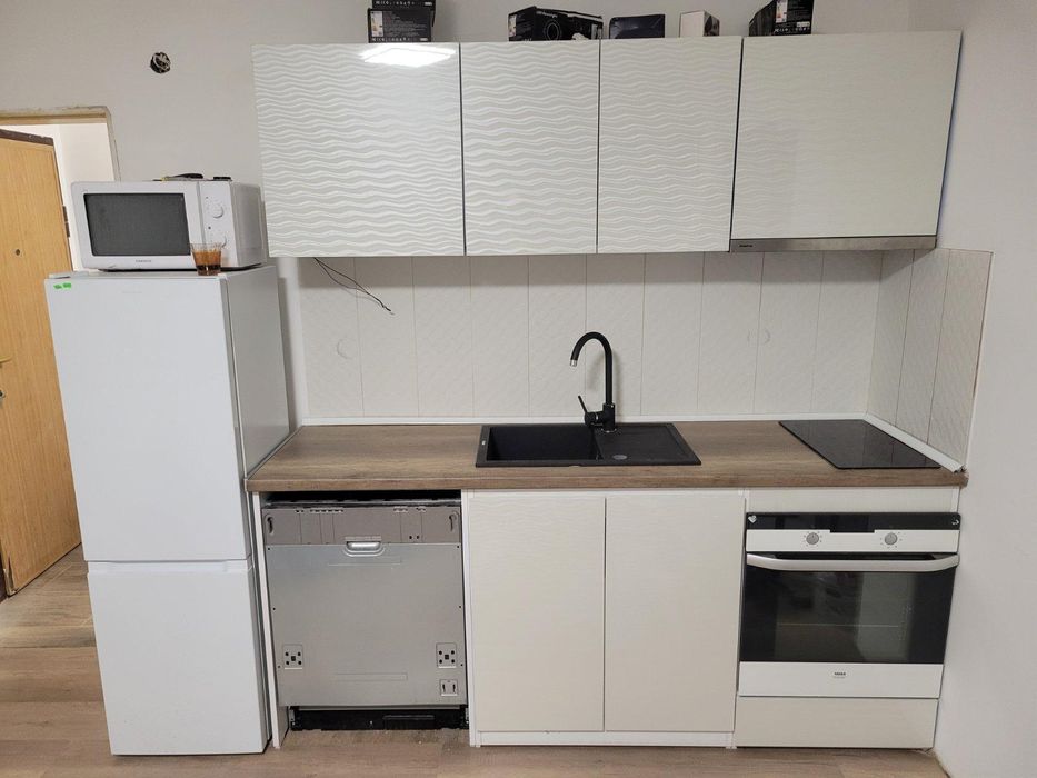 Дава се под наем Двустаен апартамент в Пловдив, Център - 70 кв.м за 460 € - Снимка #2