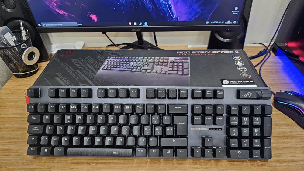 Asus ROG Strix Scope II  клавиатура + Подаръци