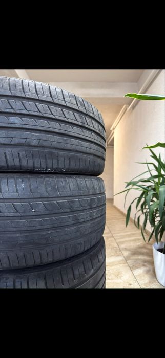 Vand cauciucuri 245/40/19 si 275/35/19