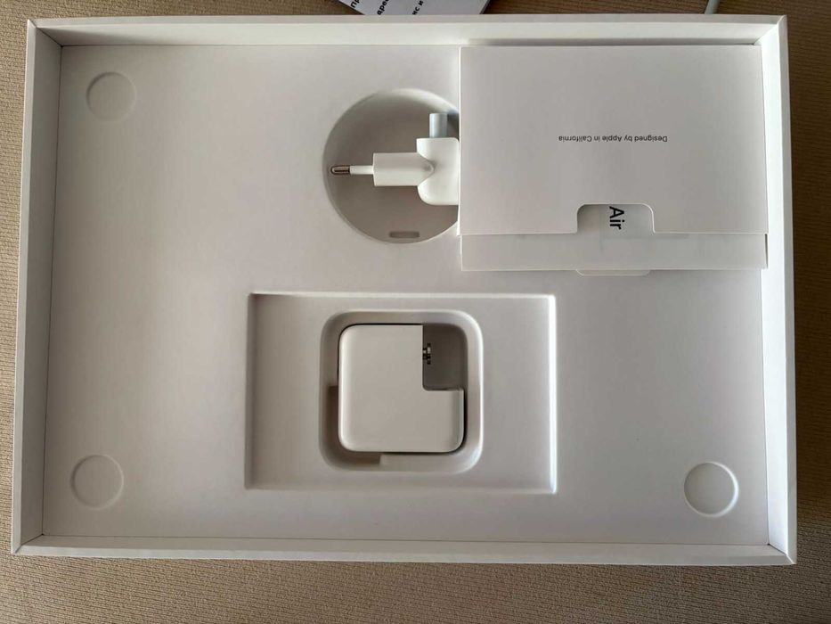 MacBook Air M1 2020 (Купен 2023) - 8GB/256GB - 96% на 141 цикъла батерия