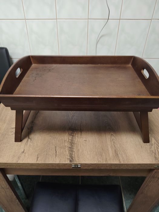 Măsuța de servit masa in pat