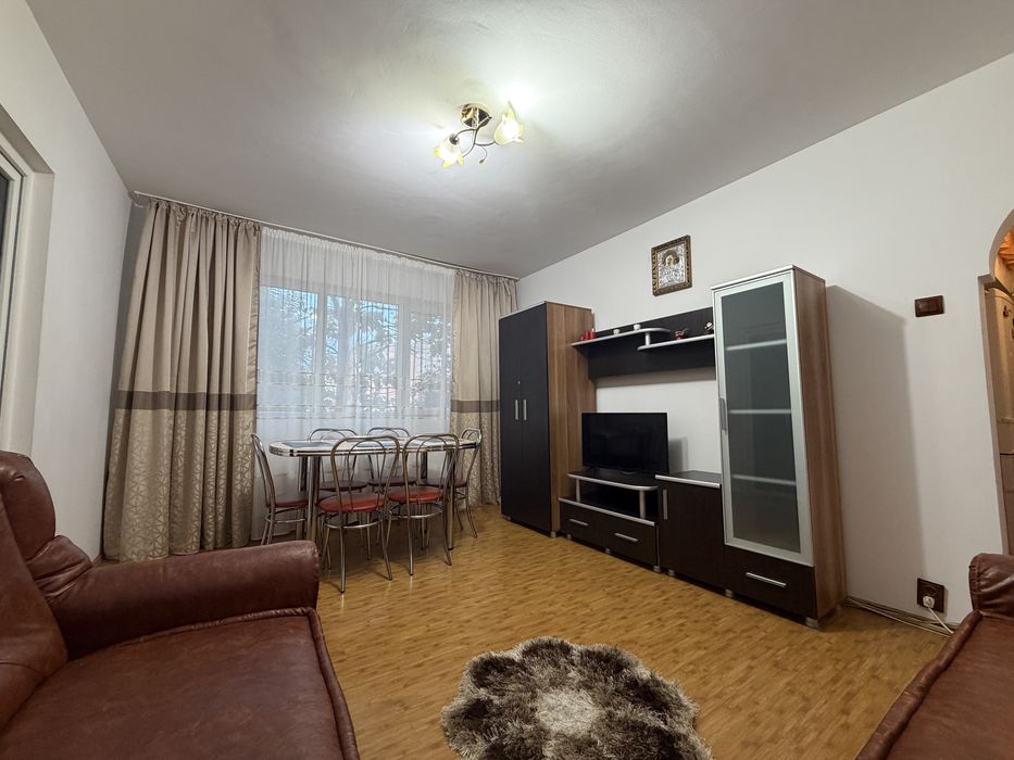 Inchiriez apartament micro IV
