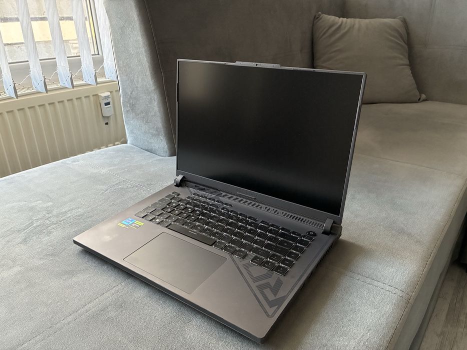 Геймърски лаптоп Asus ROG Strix G16 i7 13650HX/RTX4080/WUXGA 165Hz