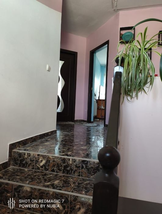 Inchiriez apartament la Casa aproape de oras