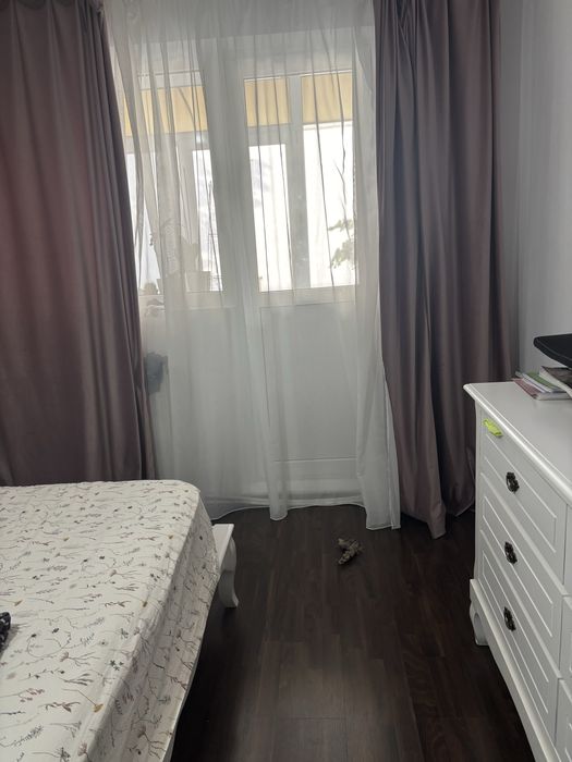 Vand apartament 3 camere