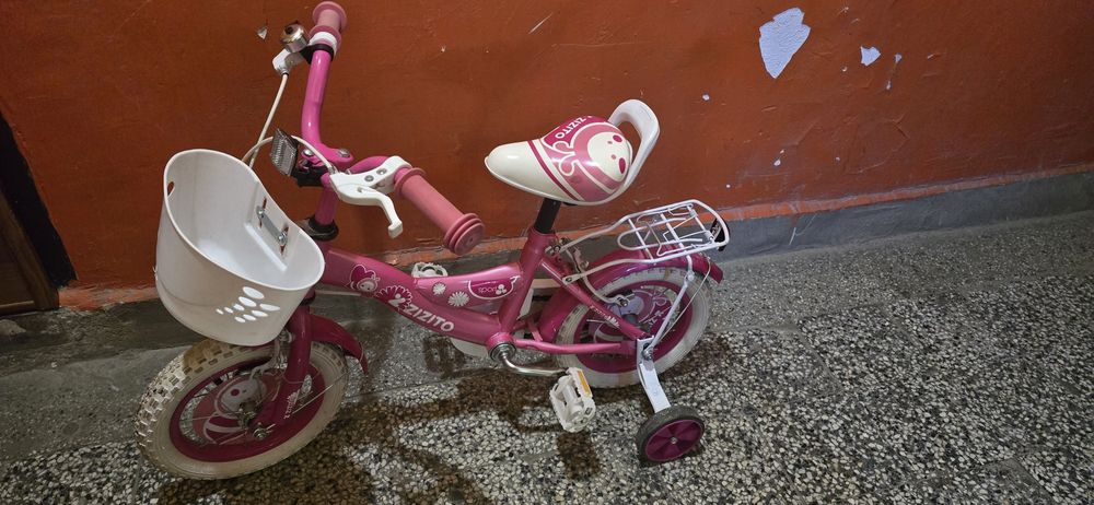 Детски велосипед с помощни колела