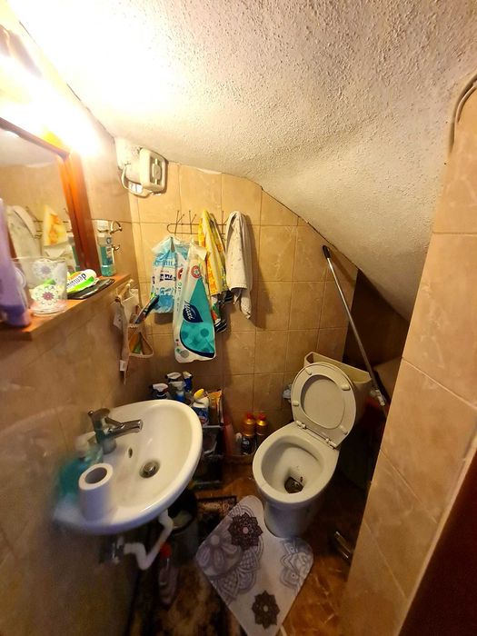 Продава се къща на две нива 90м2 и двор 220м2 в Паралия Врасна, Гърция