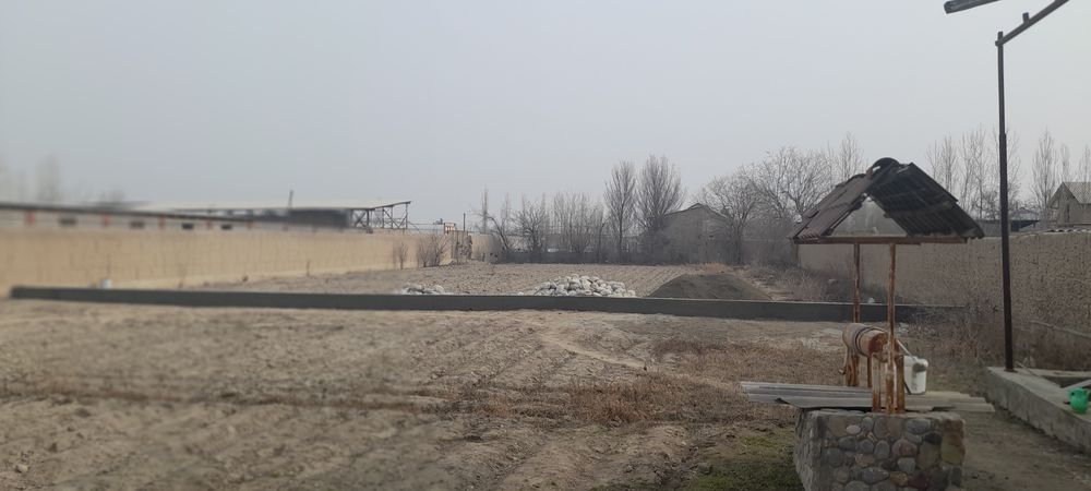 Yer 10 sotik sotiladi