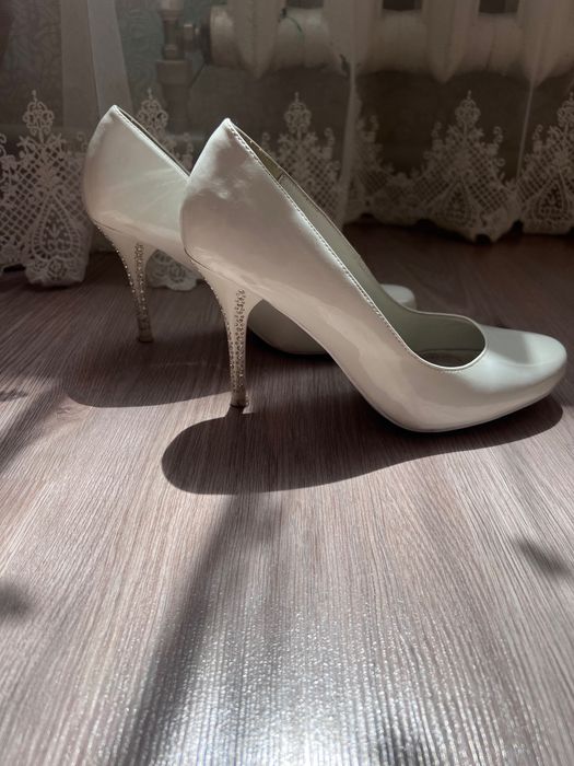 Продам туфли свадебные