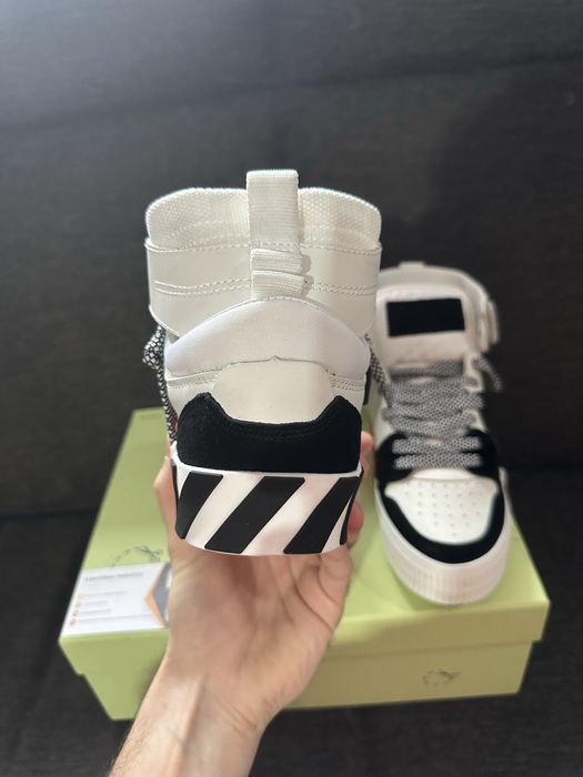 Off-White Vulcanized Hi Top White Black