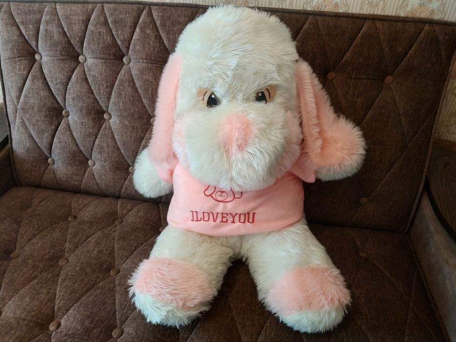 Продаю мягкую игрушку собака.