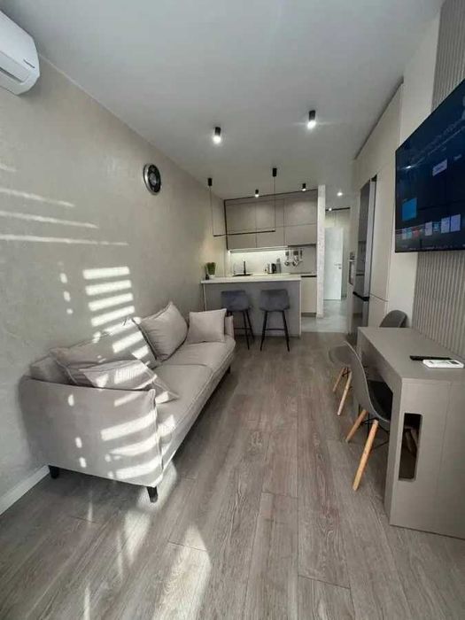 Дава се под наем Двустаен апартамент в София, Център - 55 кв.м за 407.49 € - Снимка #3