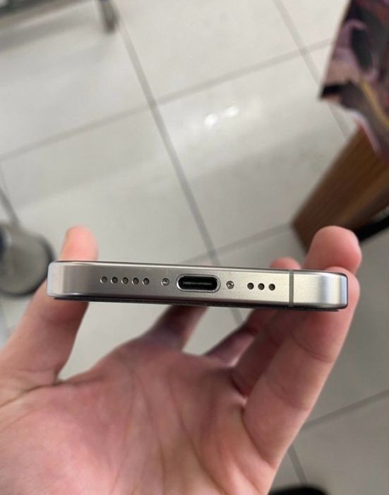 Iphone 15 pro natural titan