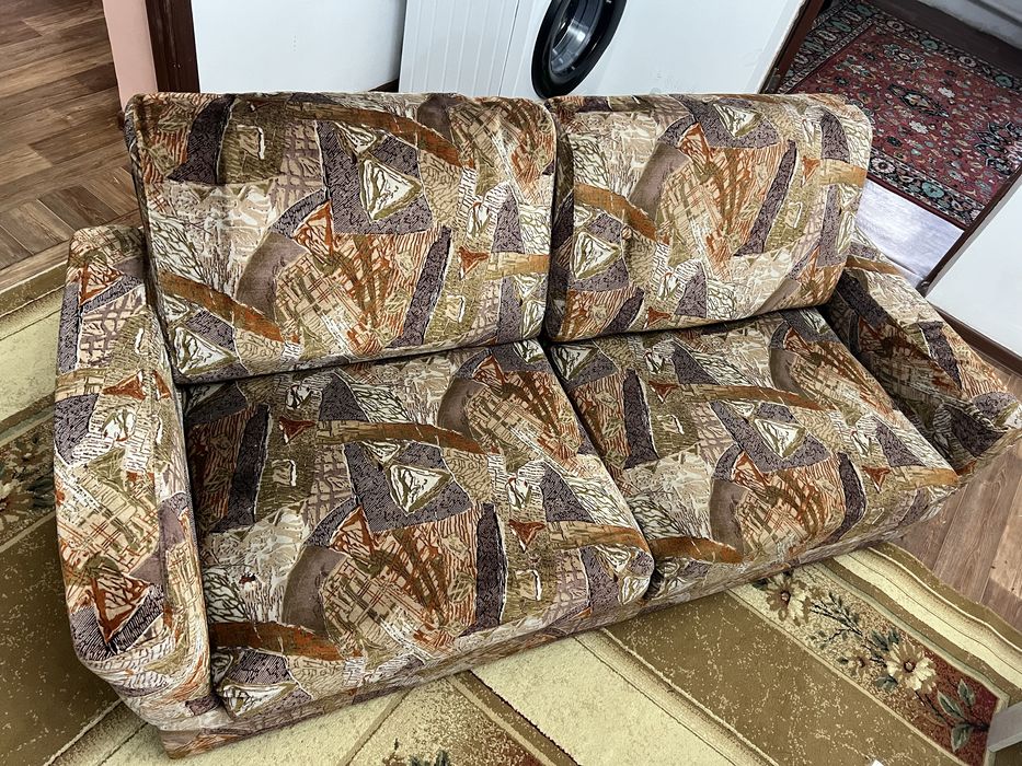 Продам диван с креслами