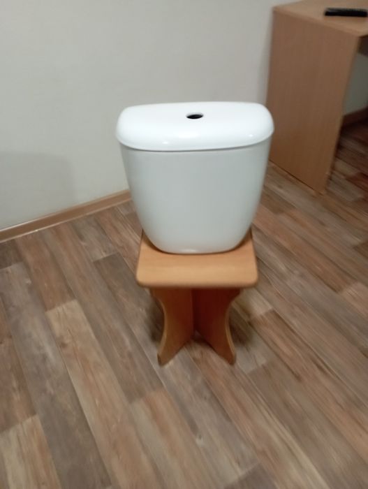 Продам бачок к унитазу