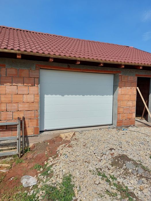 Usi de garaj secționale