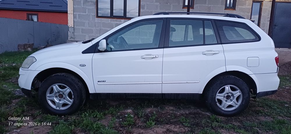 SsangYong Kyron автомобиль