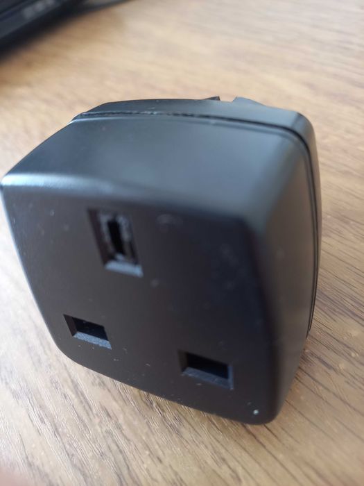 Само през декември за 7 лв. Адаптер към зарядно устройство