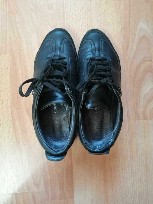 Спортно-елегантни дамски обувки  естествена кожа на марката Cavaler